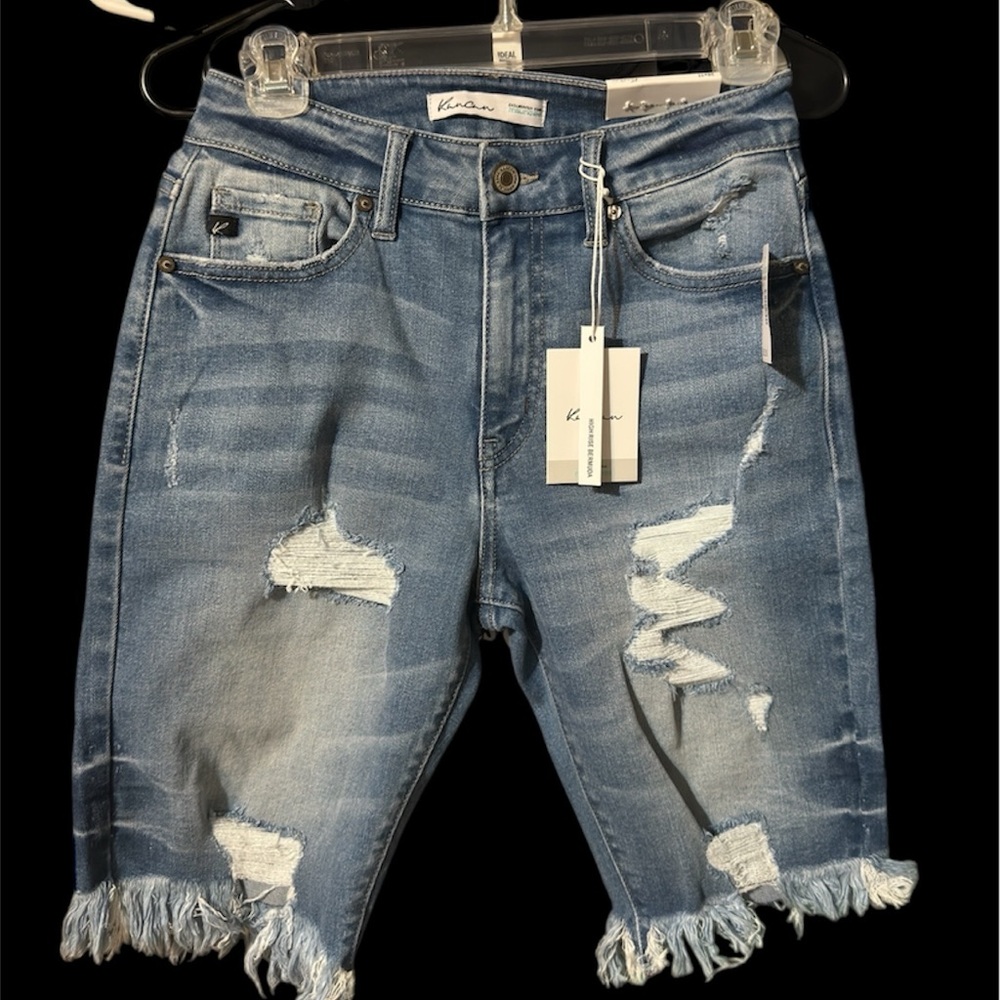 NWT KanCan Women’s Sz 26  Distressed 11" Bermuda Shorts